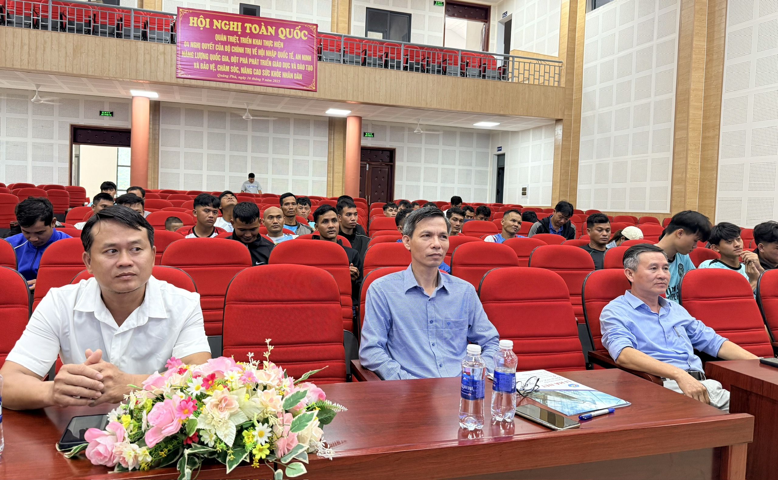 Các đại biểu tham dự lễ bế mạc